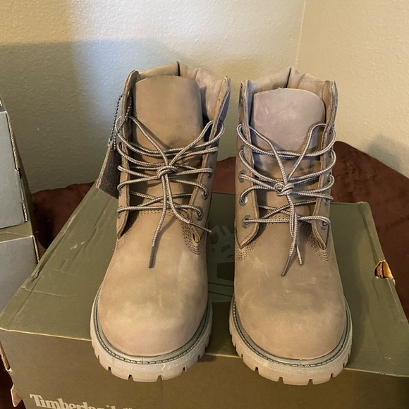 Grey 6inch timberland boot size 9 in women - Picture 4 of 8